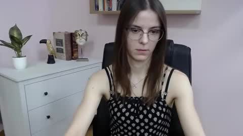 Snapshot of megi_erotic chatting on 03/05/25, 02:45 Megi online show from 03/05/25, 02:45