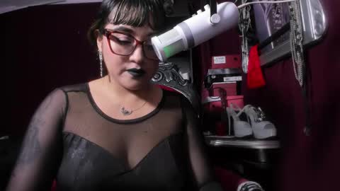 Snapshot of megoddessara chatting on 03/10/26, 08:25 Goddess Sara online show from 03/10/26, 08:25