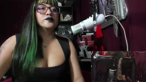 Snapshot of megoddessara chatting on 03/18/26, 09:29 Goddess Sara online show from 03/18/26, 09:29