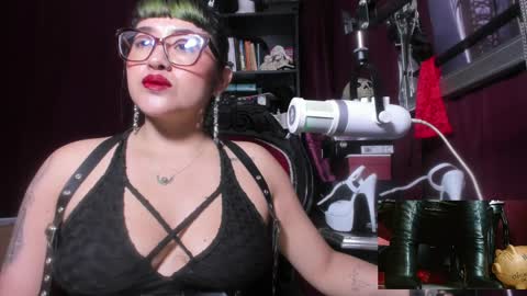 Snapshot of megoddessara chatting on 03/27/26, 09:14 Goddess Sara online show from 03/27/26, 09:14