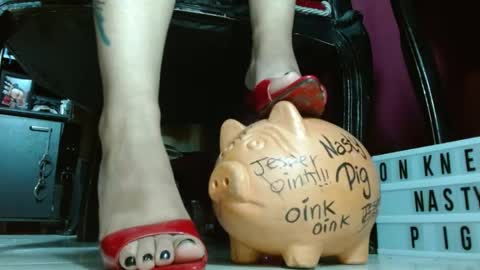 Snapshot of megoddessara chatting on 05/20/26, 01:45 Goddess Sara online show from 05/20/26, 01:45