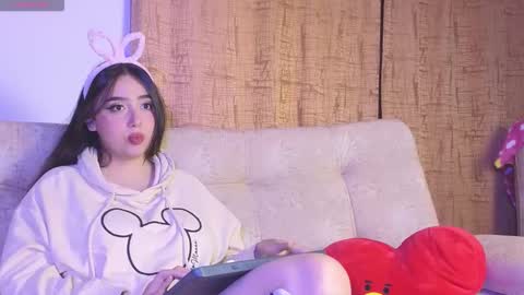 Snapshot of megumi_yang chatting on 11/13/25, 08:57 Megumi online show from 11/13/25, 08:57