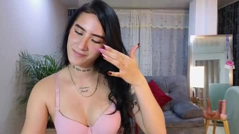 Snapshot of mei_naughtycat chatting on 03/01/25, 02:04 Mei online show from 03/01/25, 02:04