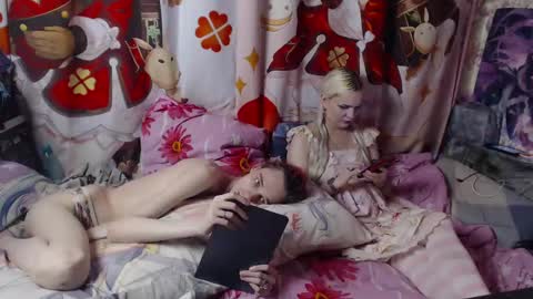 Yuta and Meidi online show from 12/19/24, 08:55