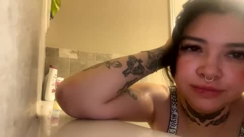 Snapshot of meileemeii chatting on 01/29/25, 01:58 Goddess Meilee online show from 01/29/25, 01:58