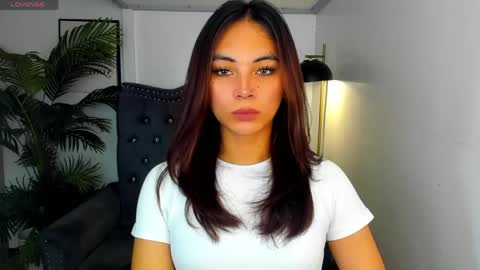 Snapshot of meiluxe chatting on 05/28/26, 10:45 meiluxe online show from 05/28/26, 10:45