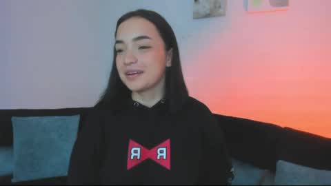 Snapshot of meily_oficial chatting on 04/15/26, 11:38 IG soymeily oficial online show from 04/15/26, 11:38