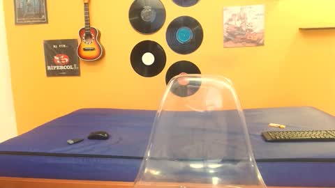 Snapshot of meisevil77 chatting on 09/22/25, 02:24 MEIS online show from 09/22/25, 02:24