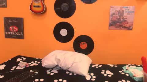 Snapshot of meisevil77 chatting on 11/23/25, 03:06 MEIS online show from 11/23/25, 03:06