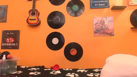 Snapshot of meisevil77 chatting on 11/25/25, 01:49 MEIS online show from 11/25/25, 01:49