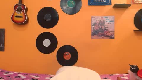 Snapshot of meisevil77 chatting on 12/05/25, 02:09 MEIS online show from 12/05/25, 02:09