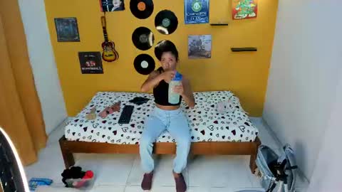 Snapshot of meisevil77 chatting on 06/23/26, 01:58 MEIS online show from 06/23/26, 01:58