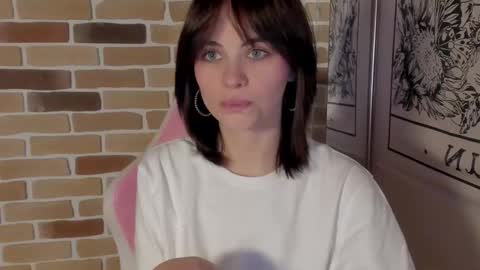 Snapshot of mekepo chatting on 10/26/25, 03:51 Katie Payne online show from 10/26/25, 03:51