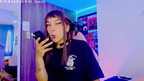 Melissa  -  -  Please help me to reach 100 thumbs up online show from 02/04/25, 08:38