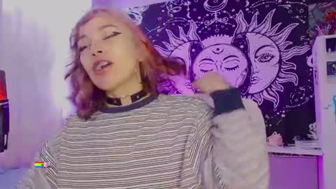 Snapshot of mel_dahlia chatting on 07/13/26, 04:43 Melissa - - Please help me to reach 100 thumbs up online show from 07/13/26, 04:43