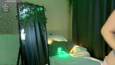 Snapshot of mel_nelson chatting on 03/20/26, 11:59 Mel online show from 03/20/26, 11:59