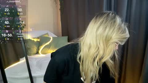 Snapshot of mel_nelson chatting on 03/24/26, 11:59 Mel online show from 03/24/26, 11:59