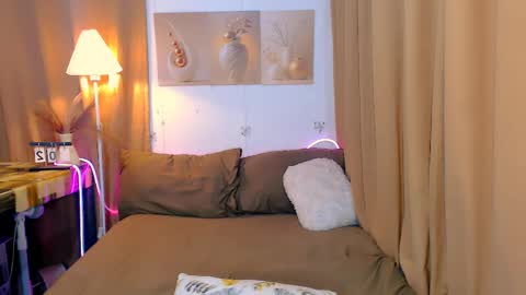 mel_rai14 online show from 04/03/26, 02:26