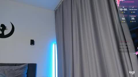 Snapshot of mela911carrera chatting on 03/11/25, 12:44  Start every day 2000 - 700 online show from 03/11/25, 12:44