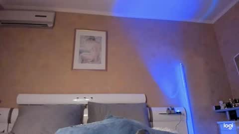 Snapshot of mela911carrera chatting on 09/24/25, 11:30  Start every day 2000 - 700 online show from 09/24/25, 11:30