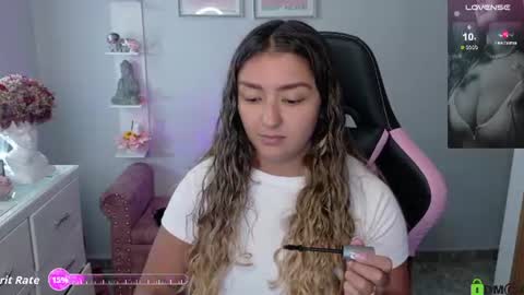 Snapshot of melaany_ chatting on 06/19/26, 12:37 Melaany online show from 06/19/26, 12:37