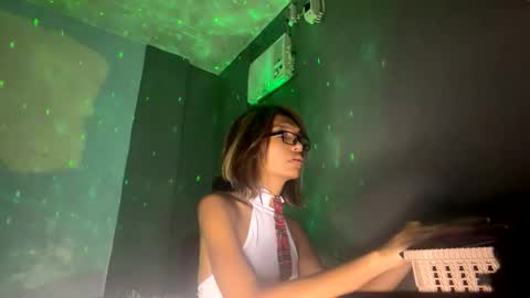 Snapshot of melahnie051002 chatting on 02/10/26, 04:16 melahnie051002 online show from 02/10/26, 04:16