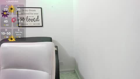 Snapshot of melan_owen chatting on 01/15/25, 11:00 melan_owen online show from 01/15/25, 11:00