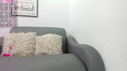 Snapshot of melan_owen chatting on 02/14/25, 10:49 melan_owen online show from 02/14/25, 10:49