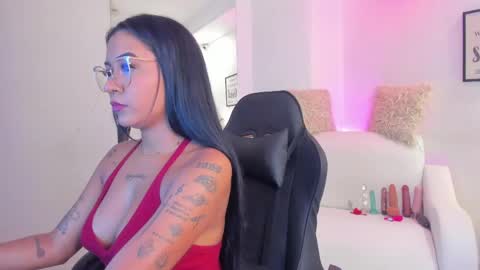 Snapshot of melan_owen chatting on 05/25/26, 10:54 melan_owen online show from 05/25/26, 10:54