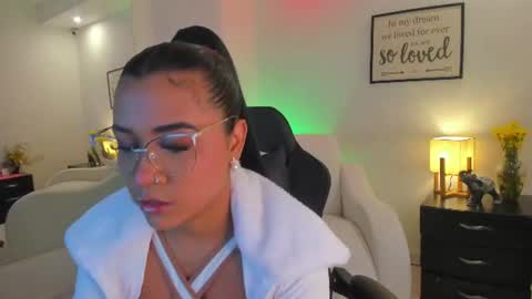 Snapshot of melan_owen chatting on 06/20/26, 11:02 melan_owen online show from 06/20/26, 11:02