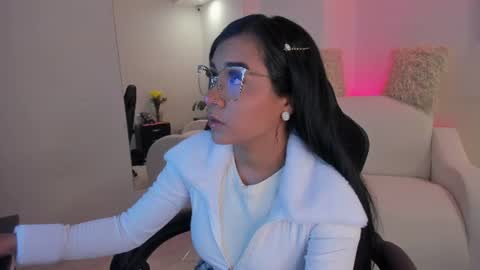 Snapshot of melan_owen chatting on 07/12/26, 11:01 melan_owen online show from 07/12/26, 11:01