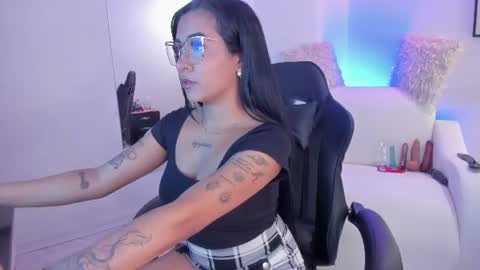 Snapshot of melan_owen chatting on 07/24/26, 02:04 melan_owen online show from 07/24/26, 02:04