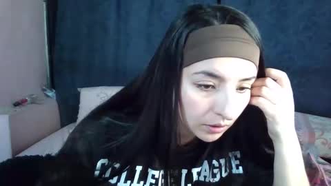 Snapshot of melani1103 chatting on 11/03/25, 01:29 melani1103 online show from 11/03/25, 01:29