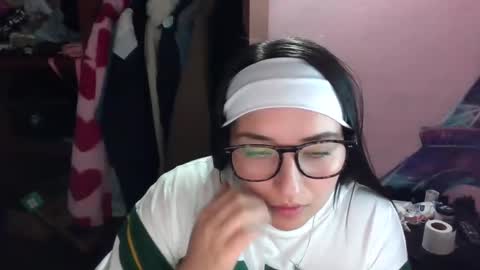 Snapshot of melani1103 chatting on 11/04/25, 01:48 melani1103 online show from 11/04/25, 01:48