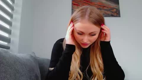 Snapshot of melani_a chatting on 02/28/26, 01:12 Melania online show from 02/28/26, 01:12