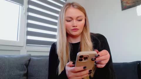 Snapshot of melani_a chatting on 03/14/26, 10:21 Melania online show from 03/14/26, 10:21