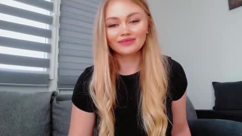 Snapshot of melani_a chatting on 03/24/26, 11:15 Melania online show from 03/24/26, 11:15