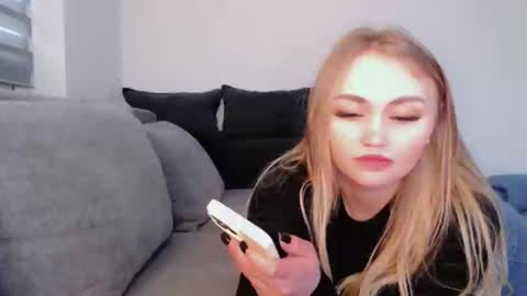 Snapshot of melani_a chatting on 03/28/26, 04:50 Melania online show from 03/28/26, 04:50