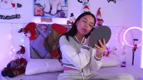 Snapshot of melani_bear chatting on 12/04/25, 12:36 MELANI online show from 12/04/25, 12:36