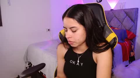 Snapshot of melani_bear chatting on 04/06/26, 03:57 MELANI online show from 04/06/26, 03:57