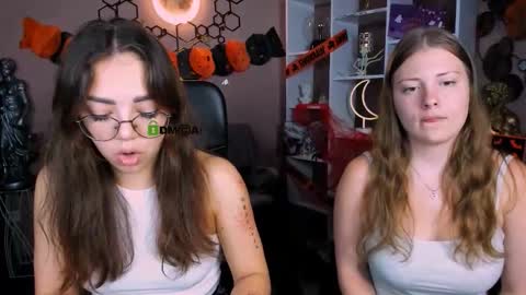 Snapshot of melani_bumm chatting on 10/23/25, 06:13 melani_bumm online show from 10/23/25, 06:13