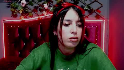Snapshot of melani_cute01 chatting on 12/24/24, 02:10 melani_cute01 online show from 12/24/24, 02:10