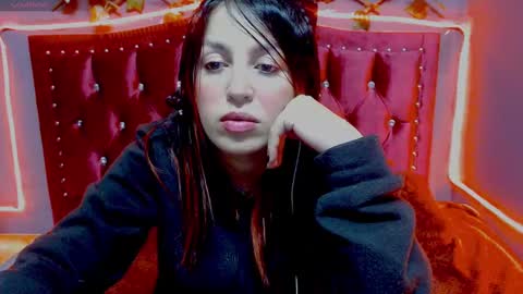 Snapshot of melani_cute01 chatting on 01/18/25, 08:52 melani_cute01 online show from 01/18/25, 08:52