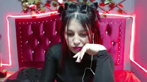 Snapshot of melani_cute01 chatting on 01/25/25, 10:51 melani_cute01 online show from 01/25/25, 10:51