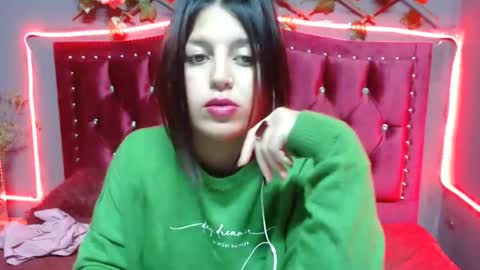 Snapshot of melani_cute01 chatting on 02/05/25, 08:00 melani_cute01 online show from 02/05/25, 08:00