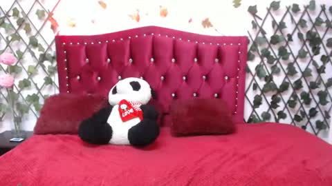 Snapshot of melani_cute01 chatting on 03/11/25, 11:15 melani_cute01 online show from 03/11/25, 11:15