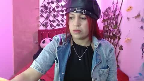 melani_cute01 online show from 11/11/25, 12:43