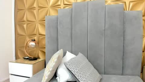 Snapshot of melani_dream chatting on 04/16/26, 01:45 Melani online show from 04/16/26, 01:45