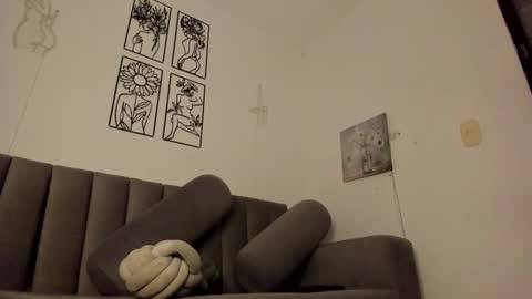 melani greyy online show from 02/04/25, 11:16