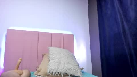 Snapshot of melani_xc chatting on 02/20/25, 03:41 MELANI - online show from 02/20/25, 03:41